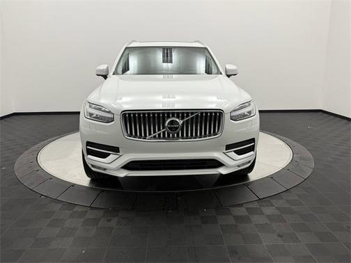 2023 Volvo XC90 Plus