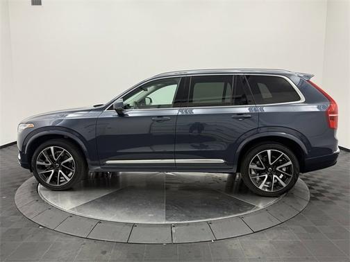 2023 Volvo XC90 Plus