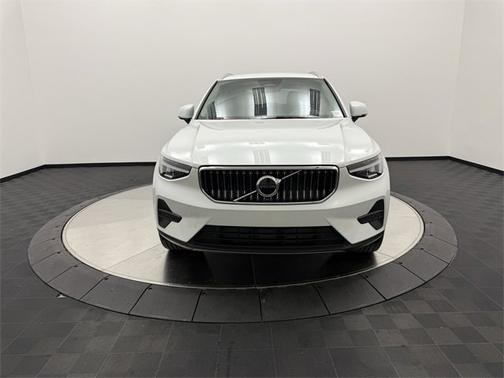 2024 Volvo XC40 B5 Core
