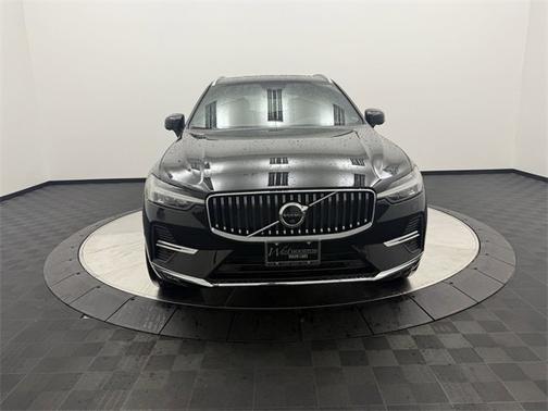 2023 Volvo XC60 Ultimate Bright Theme