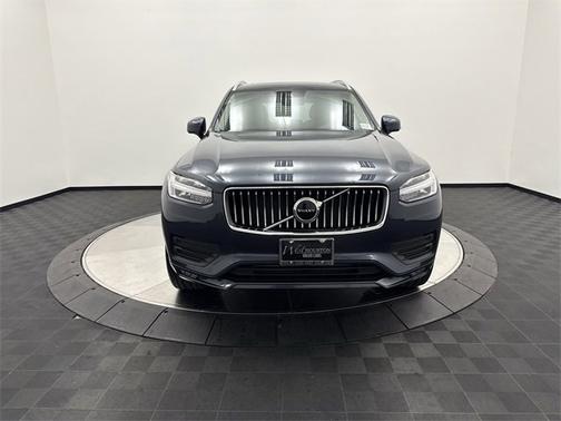 2022 Volvo XC90 Momentum