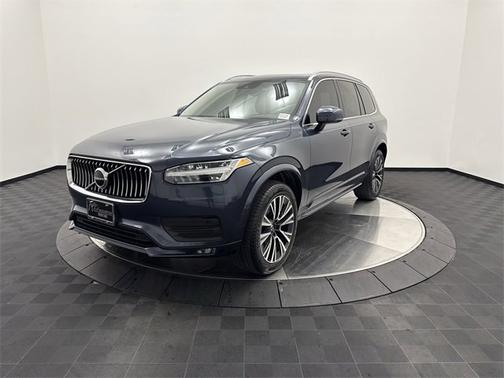 2022 Volvo XC90 Momentum