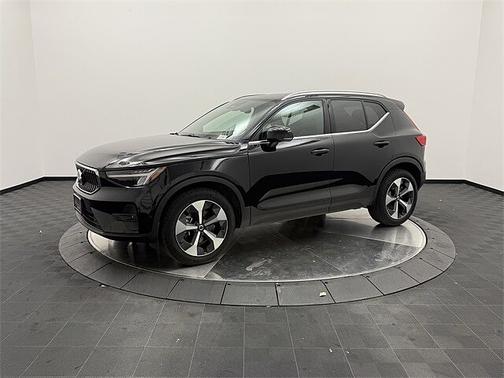 2025 Volvo XC40 Plus