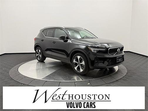 2025 Volvo XC40 Plus