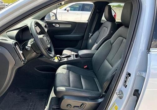 Cloud Blue 2024 Volvo XC40 Core