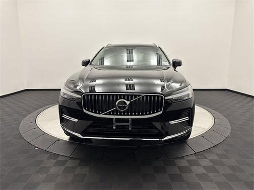 2023 Volvo XC60 Plus Bright Theme