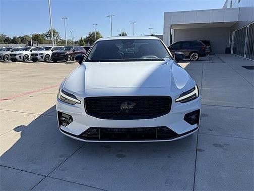 2024 Volvo S60 Plus