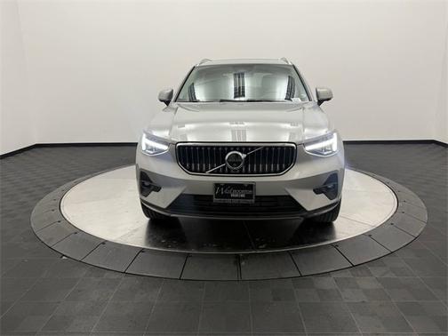 2025 Volvo XC40 Plus Bright Theme