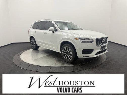 2022 Volvo XC90 Momentum