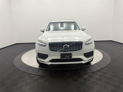 2022 Volvo XC90 Momentum