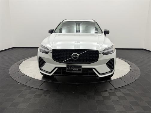 2025 Volvo XC60 B5 Core