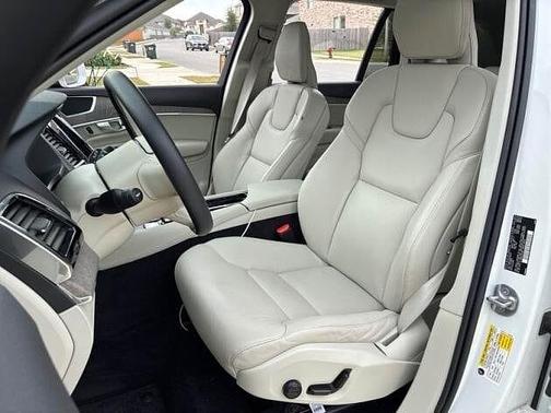 2024 Volvo XC90 Plus