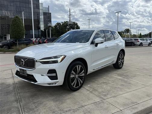 2023 Volvo XC60 Plus Bright Theme