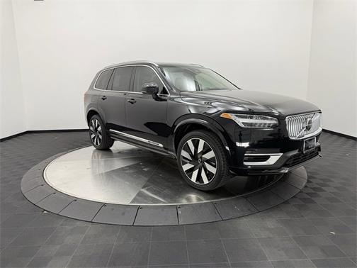 2023 Volvo XC90 Recharge Plug-In Hybrid Ultimate Bright Theme