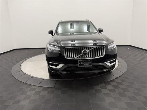 2023 Volvo XC90 Recharge Plug-In Hybrid Ultimate Bright Theme