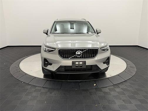 2025 Volvo XC40 Plus