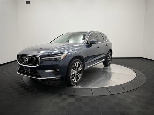 2023 Volvo XC60 Plus Bright Theme