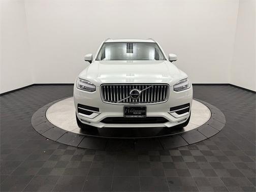 2024 Volvo XC90 Plus Bright Theme