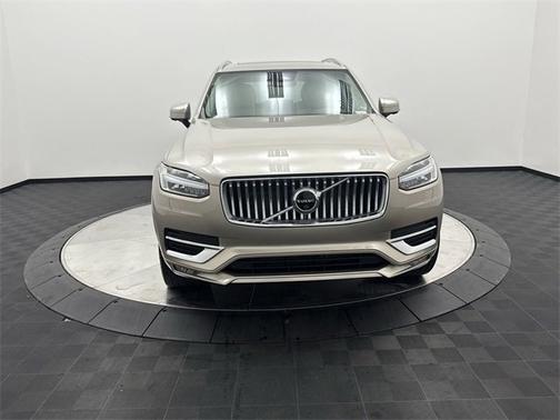 2024 Volvo XC90 Plus Bright Theme