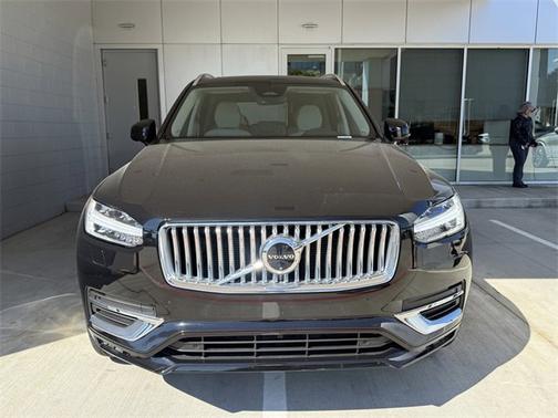 2024 Volvo XC90 Plus Bright Theme