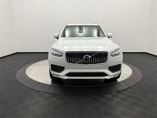 2022 Volvo XC90 Momentum
