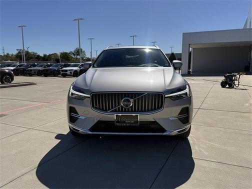 2023 Volvo XC60 Recharge Plug-In Hybrid T8 Plus Bright Theme