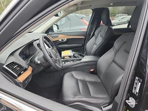 2024 Volvo XC90 Plus