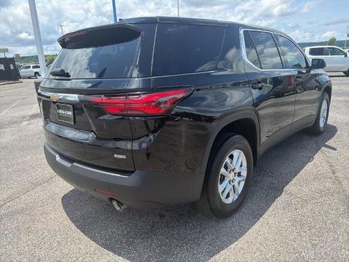 Mosaic Black Metallic 2024 Chevrolet Traverse Limited LS