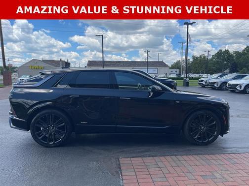 Stellar Black Metallic 2026 Cadillac LYRIQ V Premium