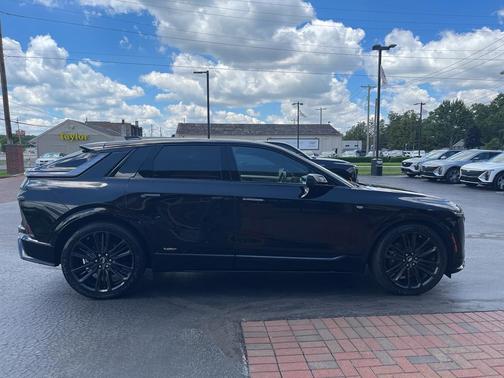 Stellar Black Metallic 2026 Cadillac LYRIQ V Premium