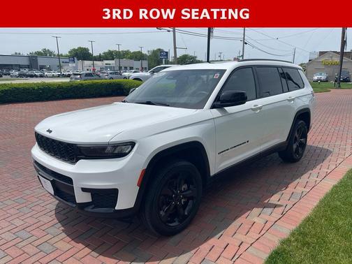 Bright White Clearcoat 2023 Jeep Grand Cherokee L Laredo