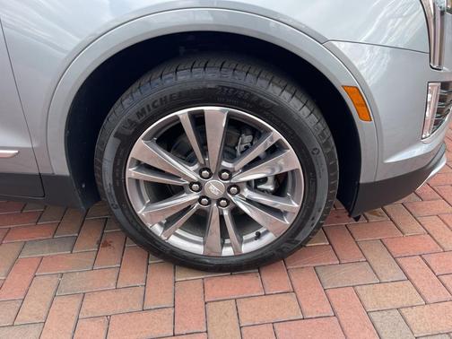 Silver Metallic 2025 Cadillac XT5 Premium Luxury