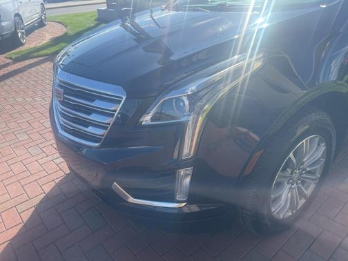 Dark Adriatic Blue 2017 Cadillac XT5 Luxury