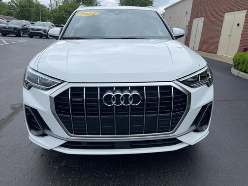 2024 Audi Q3 45 S line Premium