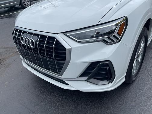 2024 Audi Q3 45 S line Premium