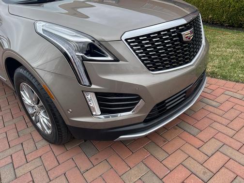 Latte 2023 Cadillac XT5 Premium Luxury