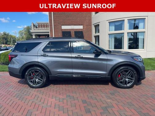 Carbonized Gray 2025 Ford Explorer ST