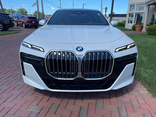 2024 BMW 740 i xDrive