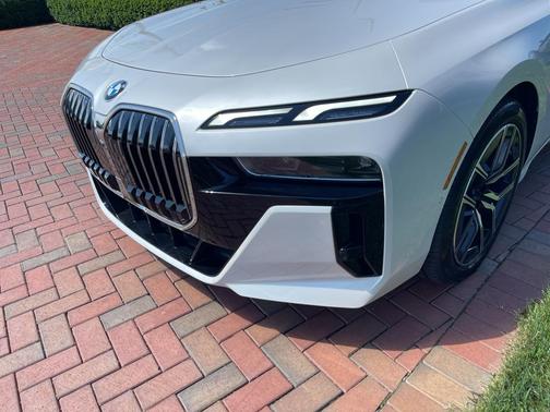 2024 BMW 740 i xDrive