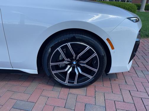 2024 BMW 740 i xDrive