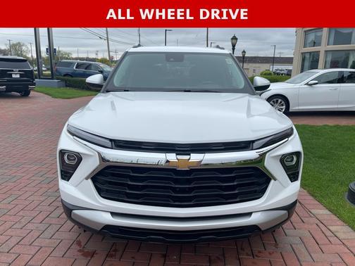 Summit White 2026 Chevrolet Trailblazer LT