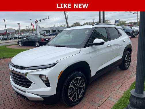 Summit White 2026 Chevrolet Trailblazer LT