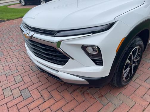 Summit White 2026 Chevrolet Trailblazer LT