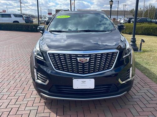 2022 Cadillac XT5 Premium Luxury