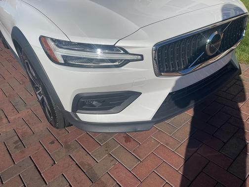 2025 Volvo V60 Cross Country B5 Plus