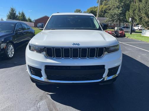 2023 Jeep Grand Cherokee L Laredo