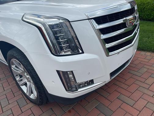 Crystal White Tri-Coat 2020 Cadillac Escalade Premium Luxury