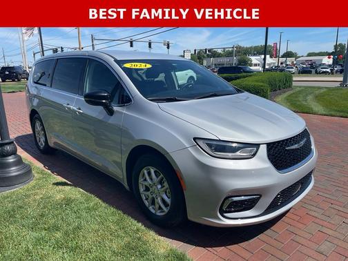 Silver Mist Clearcoat 2024 Chrysler Pacifica Touring-L