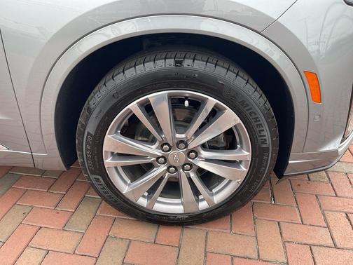 Silver Metallic 2024 Cadillac XT6 Premium Luxury AWD