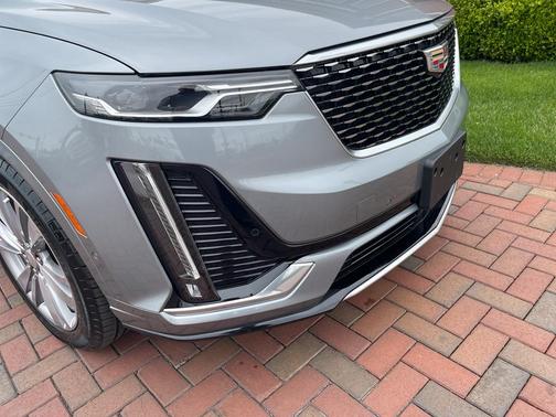 Silver Metallic 2024 Cadillac XT6 Premium Luxury AWD